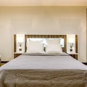 2* Hotel Savane